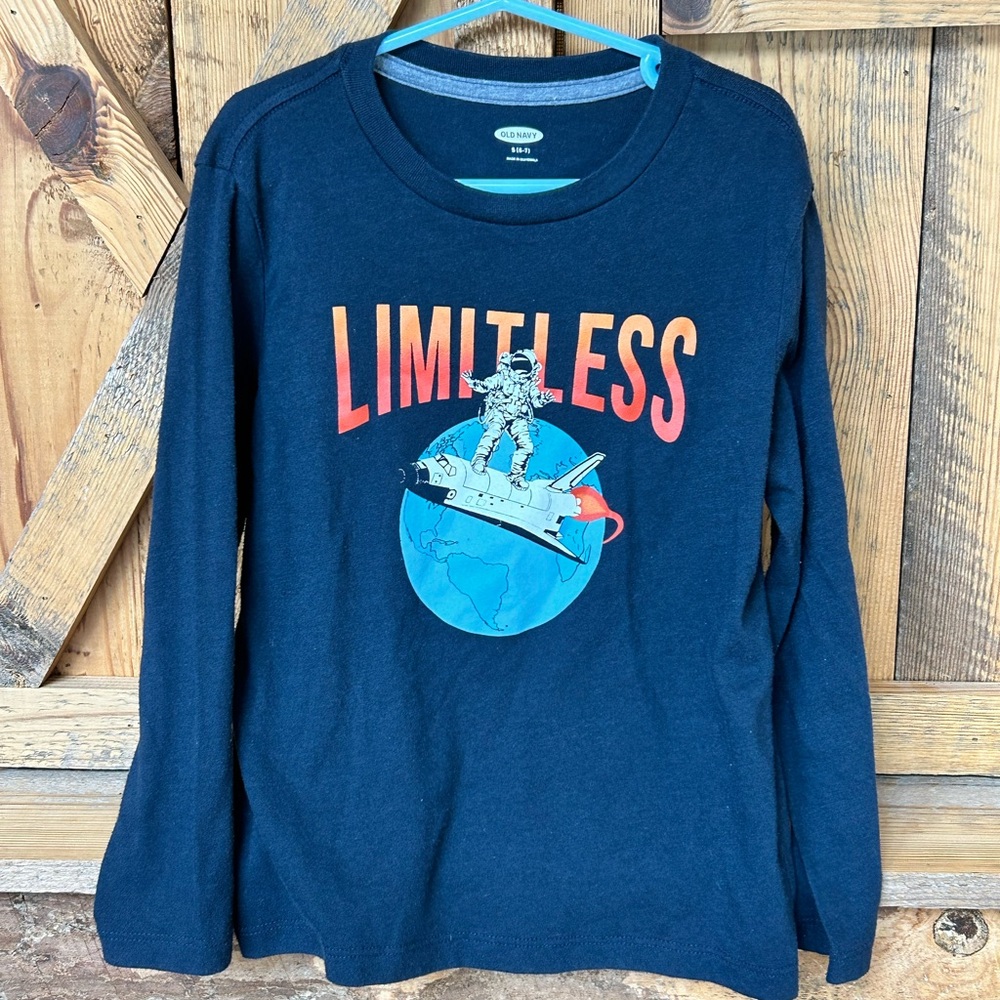 Boys long-sleeved knit top